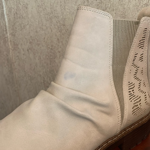 Blowfish Booties Cream Ankle Boots size 11 Vegan New - Picture 14 of 16